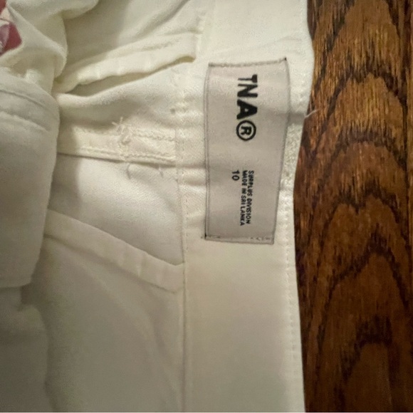 New Aritzia TNA cargo skirt - Picture 2 of 3